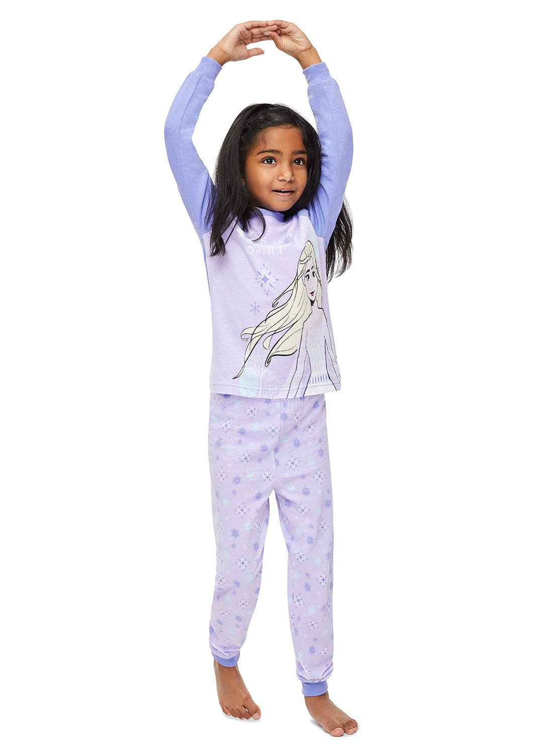Girl wearing Frozen 2 Pajama Set (purple))