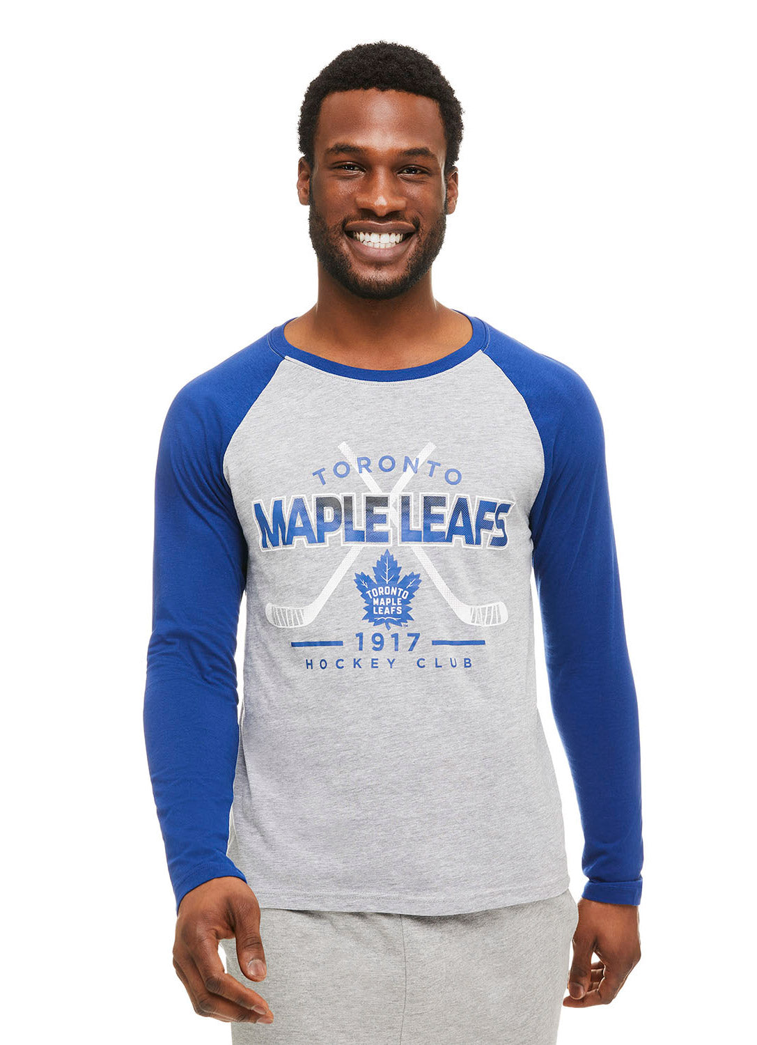 Man wearing Toronto Maple Leafs Sleep Shirt with print (Gray and Blue)